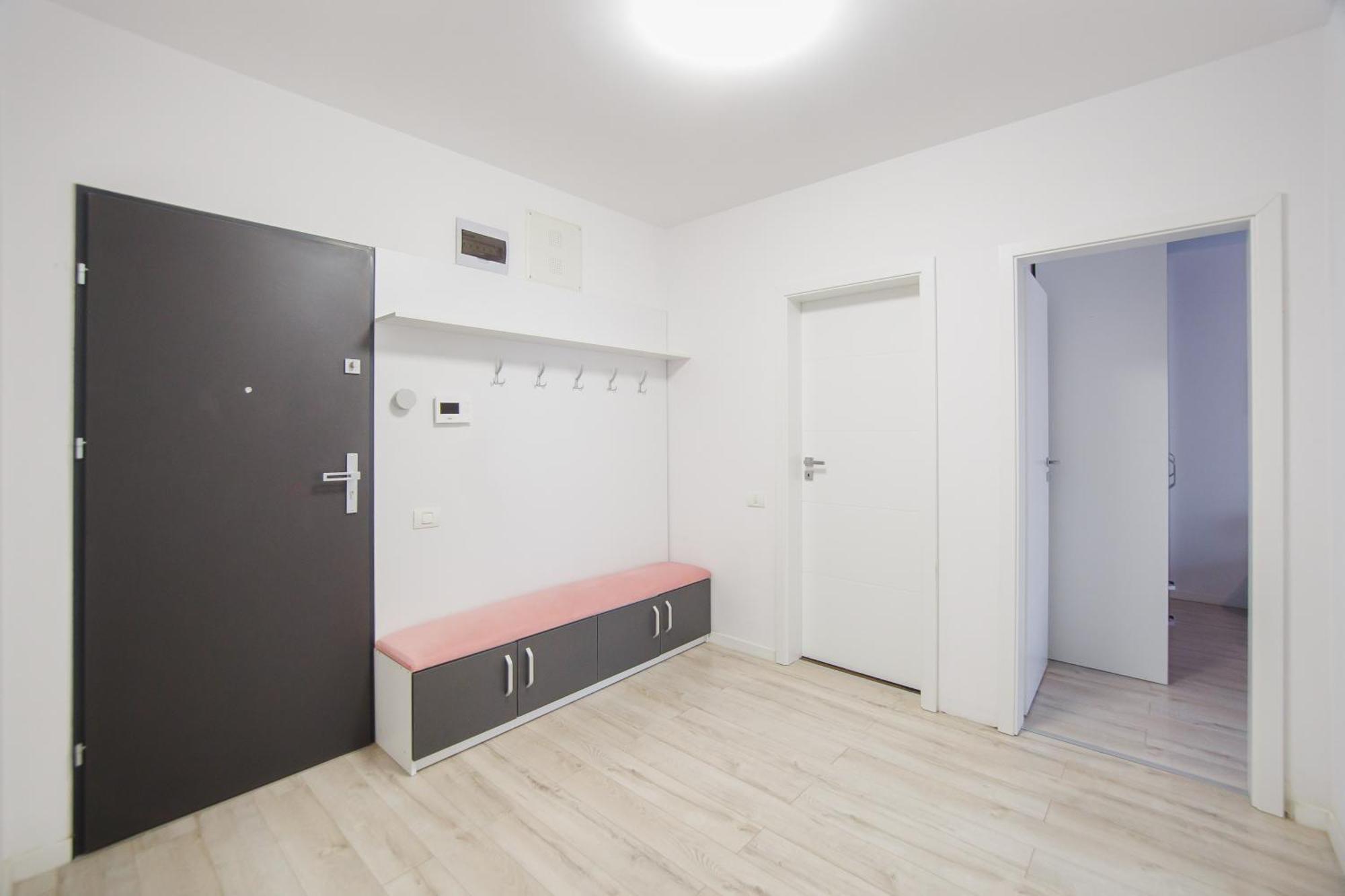 Pinky Black Escape Oradea Exterior photo