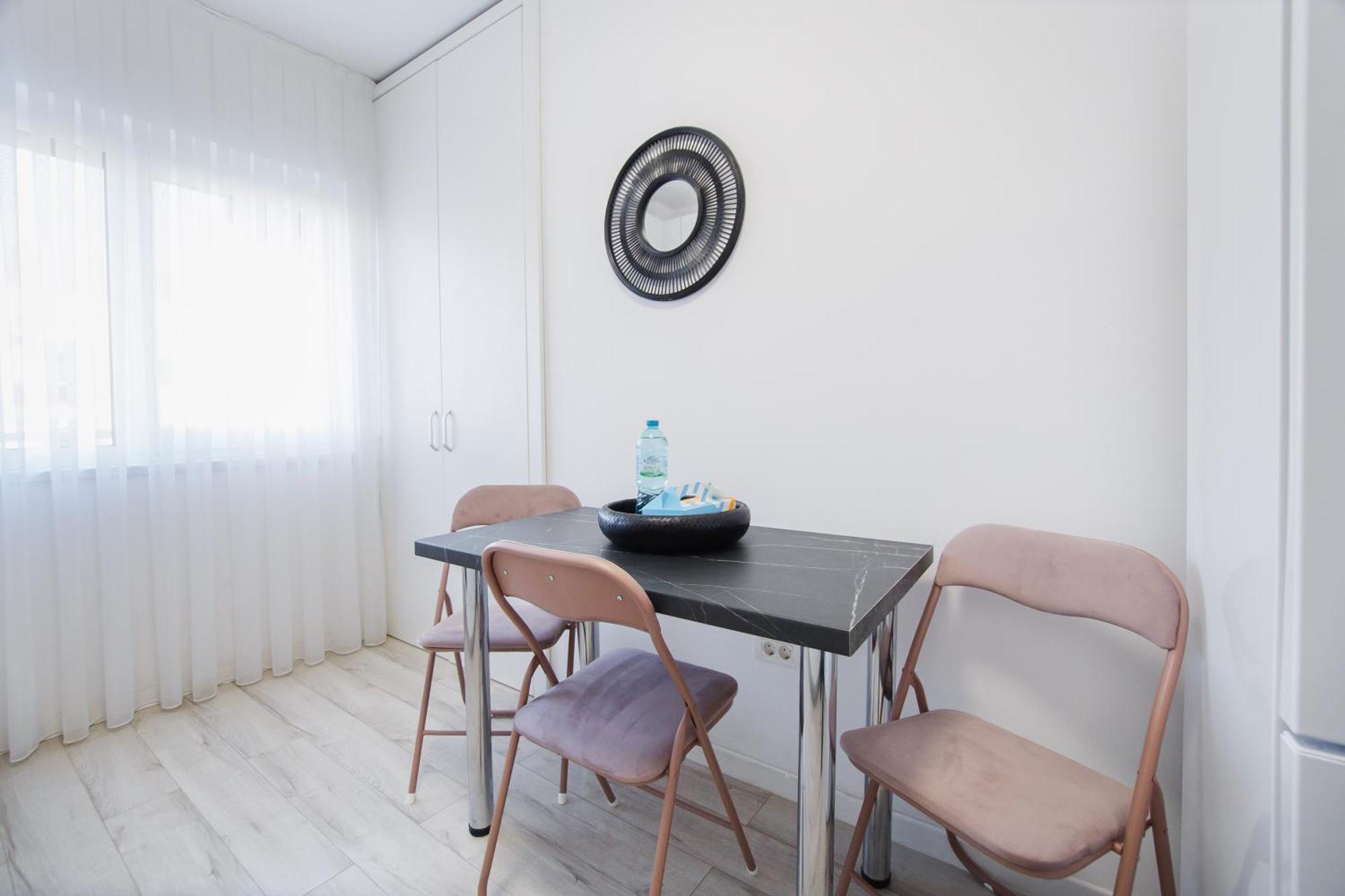 Pinky Black Escape Oradea Exterior photo